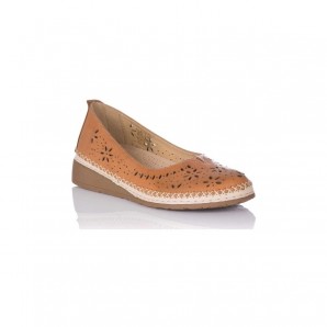 ZAPATO PICADO FLOR CUERO
