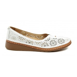 ZAPATO PICADO FLOR BEIG
